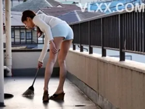 Nữ sinh trường nghệ thuật 99 tuổi bị phát hiện quan hệ tình dục sau lưng bạn trai